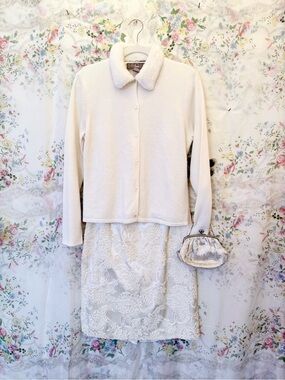 Carmen Marc Valvo Vintage Cream Embroidered Pencil Skirt